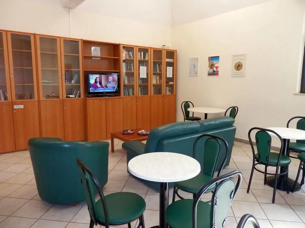 Casa Per Ferie Santa Maria Alle Fornaci Rome Italy