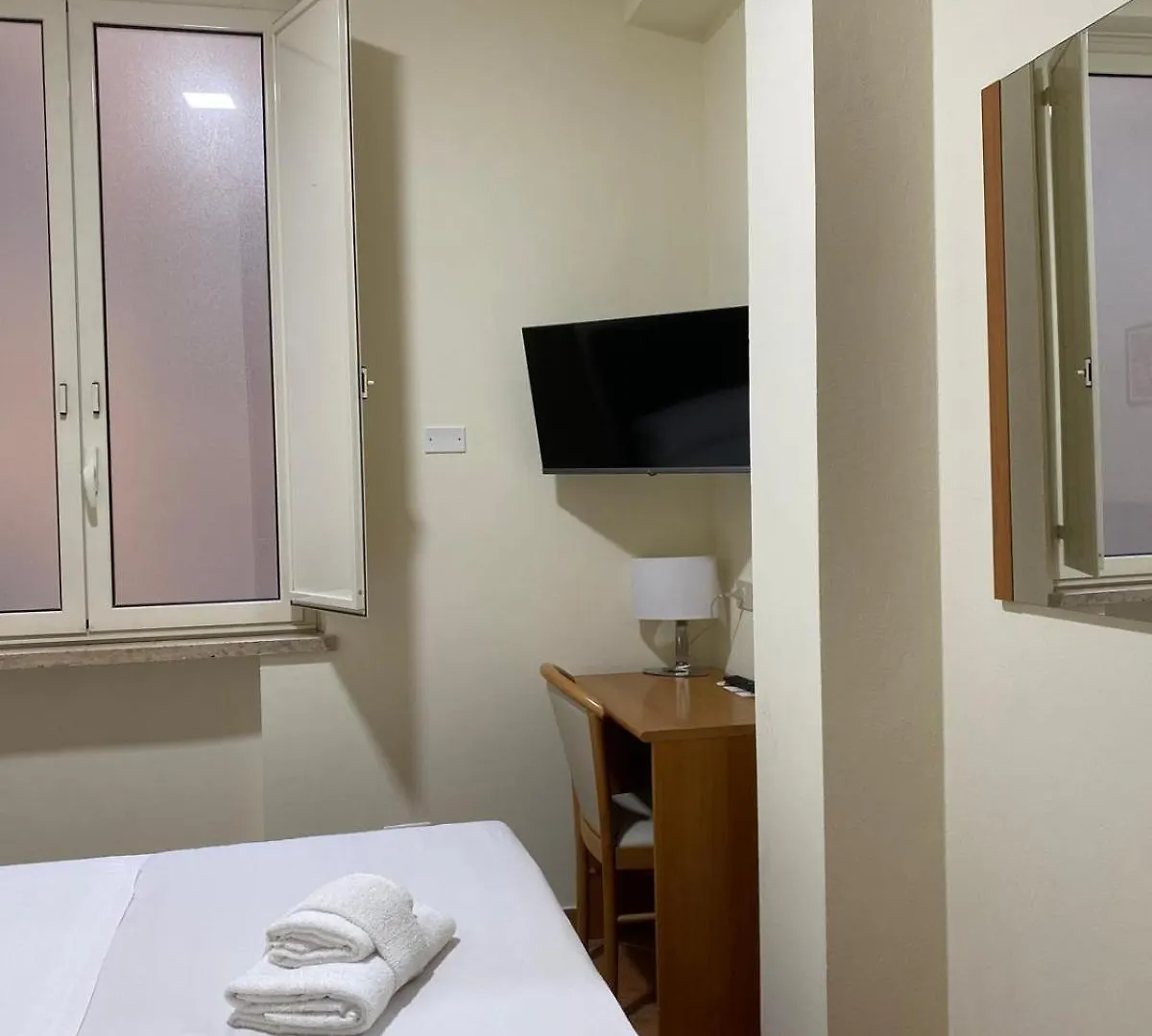Hotel Casa Per Ferie Santa Maria Alle Fornaci Rom